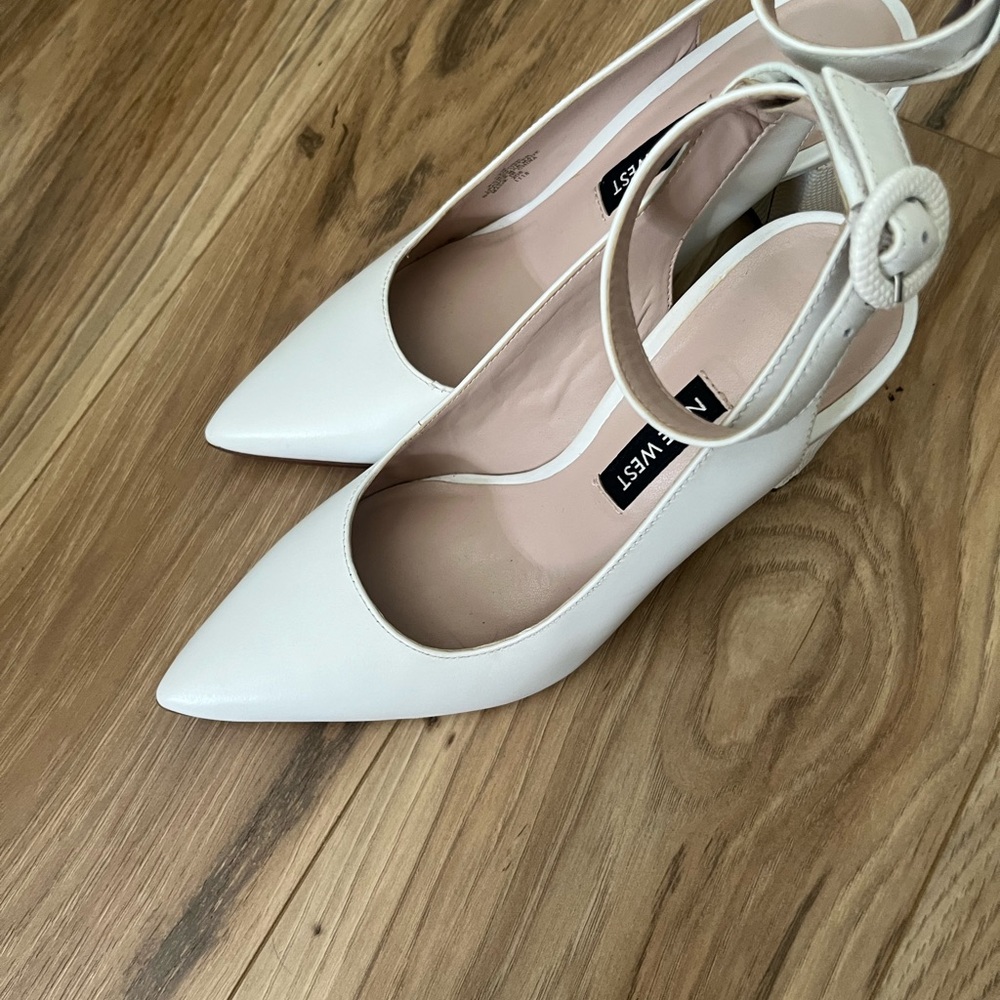 Nine West Cream Pointed Toe Slingback Heels